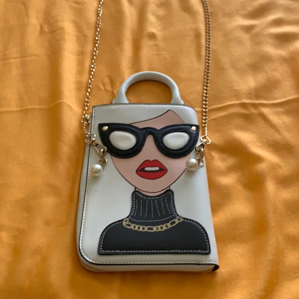 Ladies hand bag/crossbody